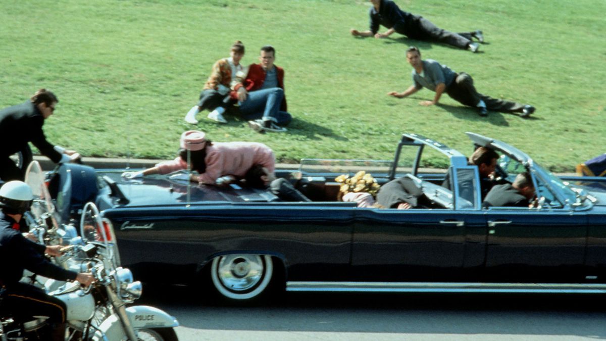 Когда убивали президента Джона Кеннеди, его охранники страдали от похмелья